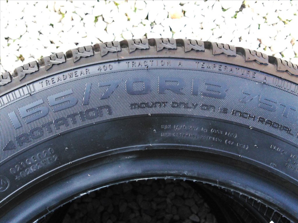  Eladó 155/70 R13" újszerű Nokian téli gumi garnitúra 5. kép