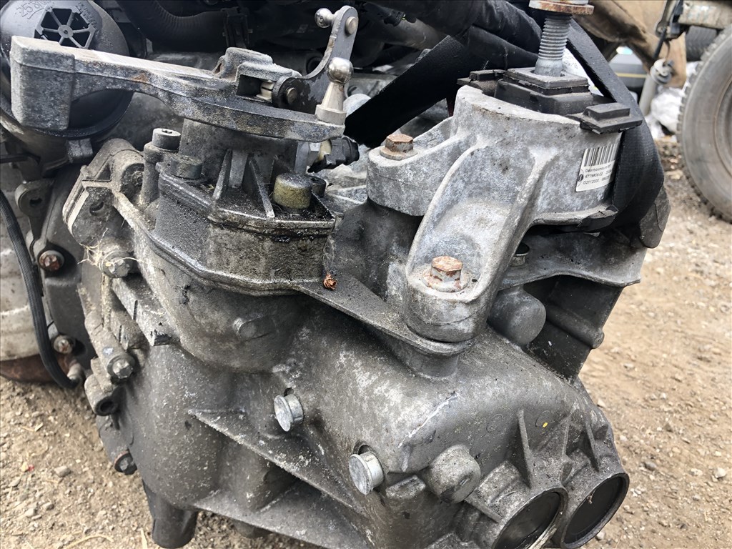 Mini R56 1.6 6-os váltó N16B16A motorkódú autóhoz  3. kép