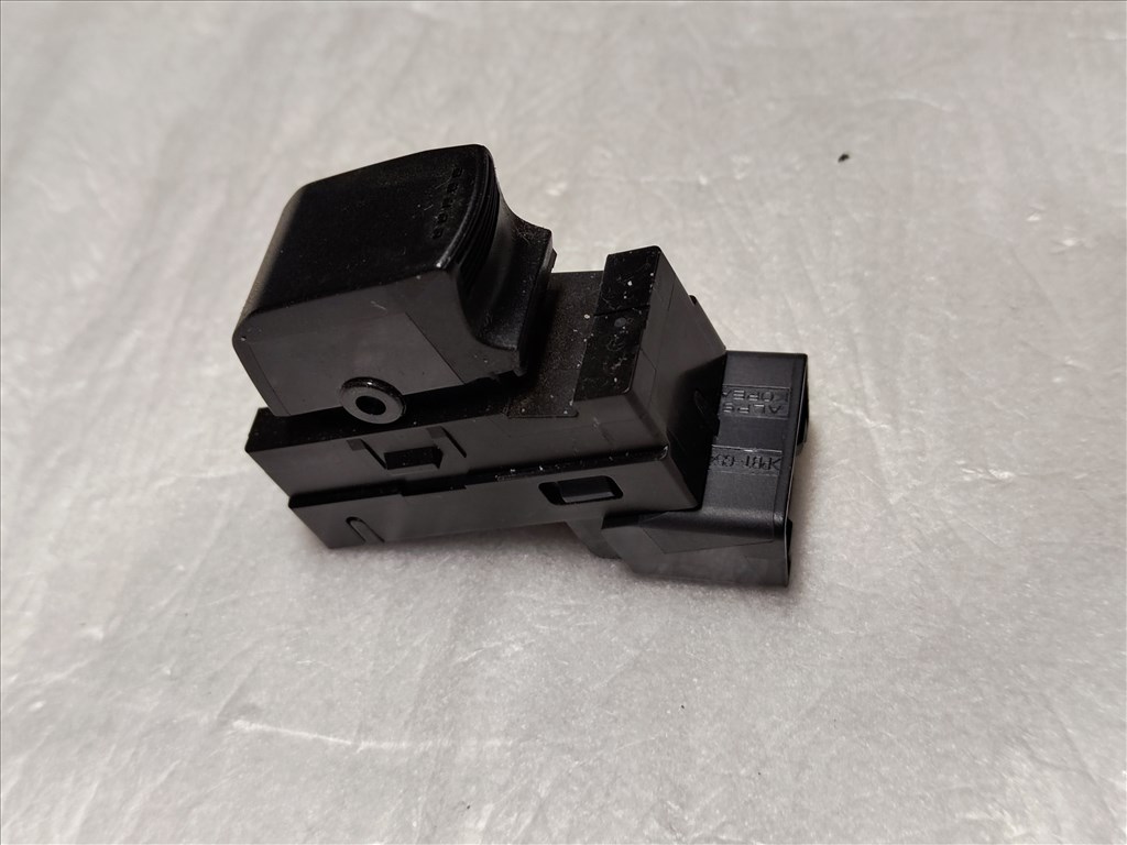 Suzuki SX4 I ablakemelő kapcsoló  3. kép