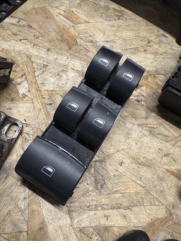 Audi A4 (B6/B7) Cabriolet 3.0 TDI Quattro ablakemelő kapcsoló  8h0959851c 1. kép