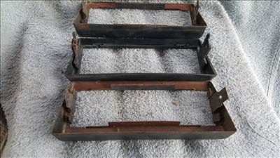 Volvo 1384798 700 900 rádió beépítő keret