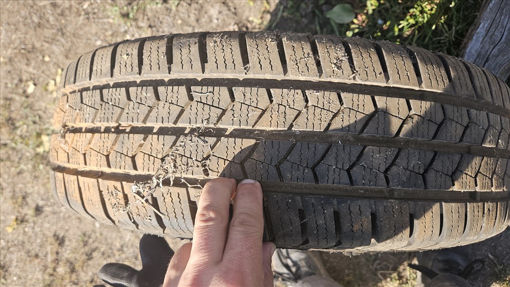  6x114.3 lyukosztású 15" használt (gyári felni) lemezfelni 3. kép