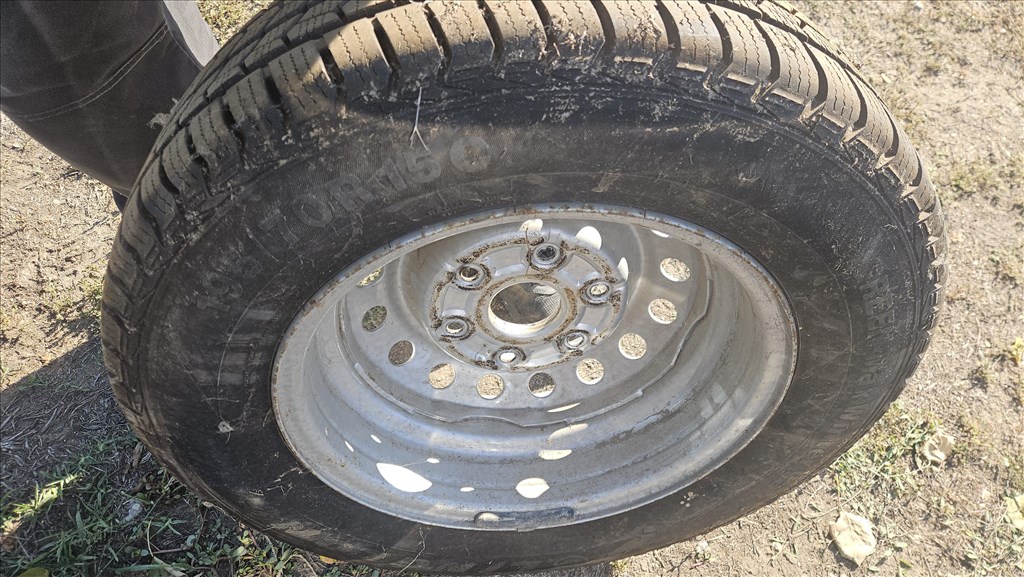  6x114.3 lyukosztású 15" használt (gyári felni) lemezfelni 5. kép