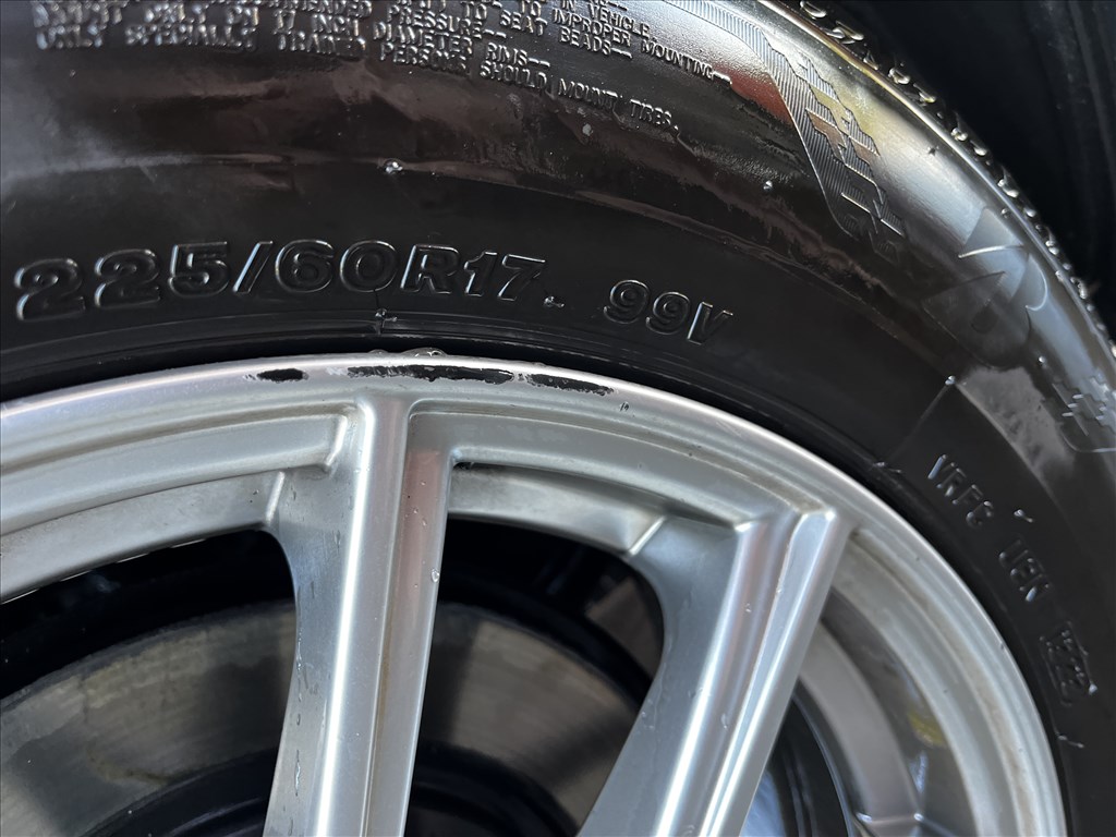  5x112 lyukosztású 17" használt Aez alufelni, rajta 225/60 újszerű Bridgestone nyári gumi gumi  3. kép