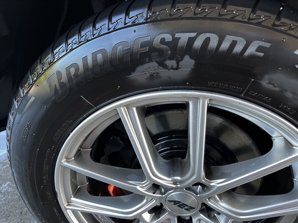  5x112 lyukosztású 17" használt Aez alufelni, rajta 225/60 újszerű Bridgestone nyári gumi gumi  4. kép