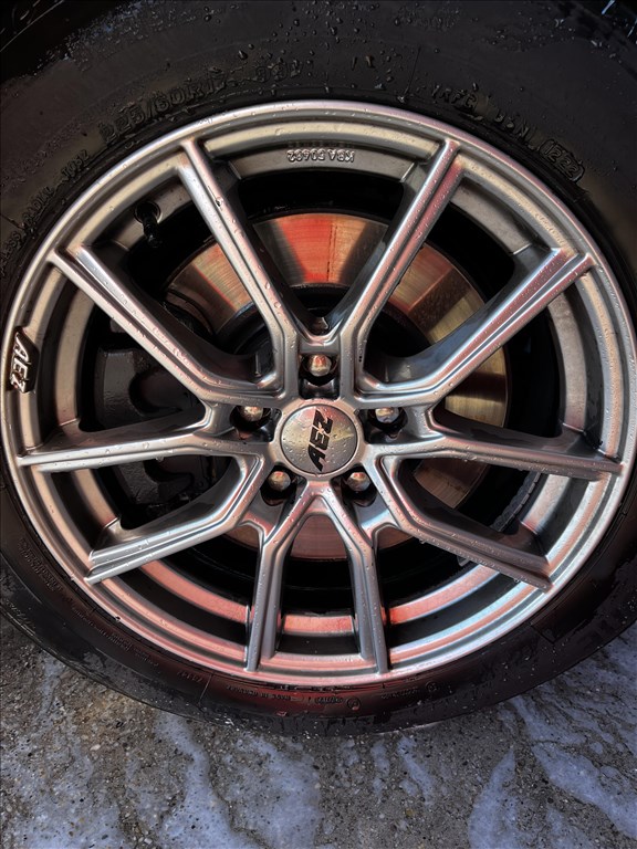  5x112 lyukosztású 17" használt Aez alufelni, rajta 225/60 újszerű Bridgestone nyári gumi gumi  5. kép