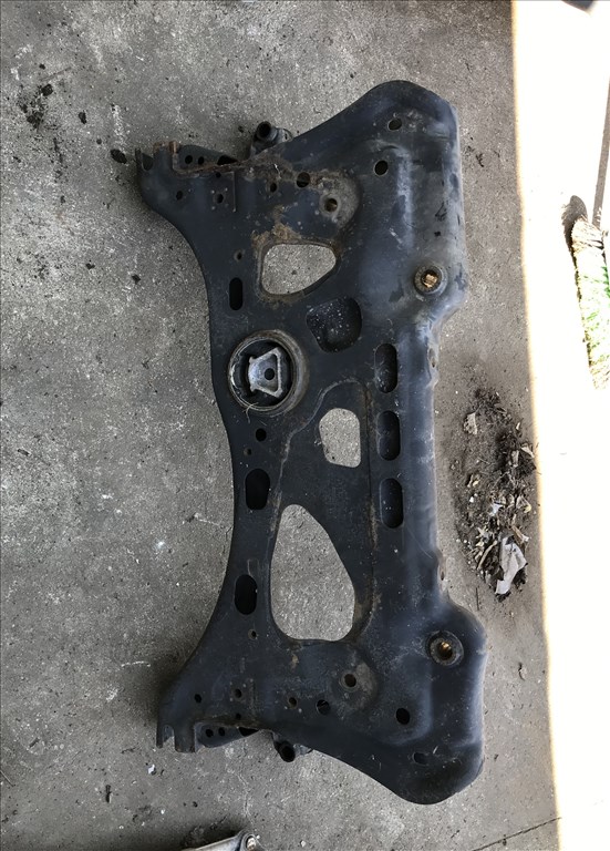 Skoda Octavia III 2,0 CR CKF * bölcső 2. kép