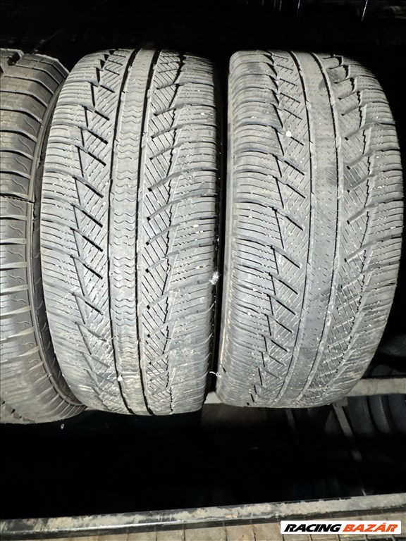 225/70 R15C Syron Everest C 112/110T | 6,5mm l 2db l DOT3715 1. kép