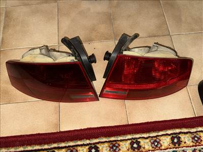 Audi A4 (B6/B7) 2.0 TDI bal hátsó külső lámpa 