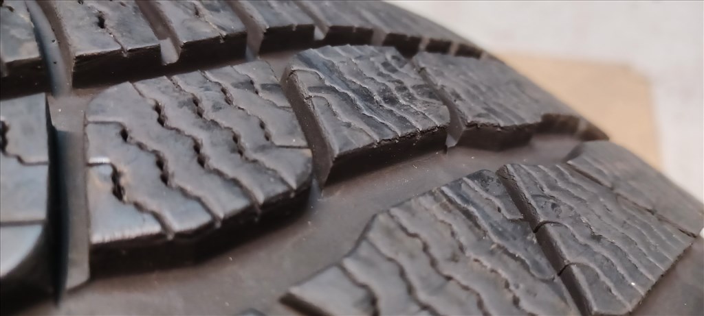 Mercedes W218 CLS 5x112 8,5x18 255/40 R18 téli gumikkal 4db 9. kép