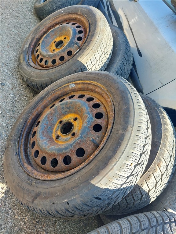  185/60 15" Dunlop téli gumi 2. kép