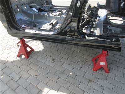 Mazda CX-7 bal küszöb