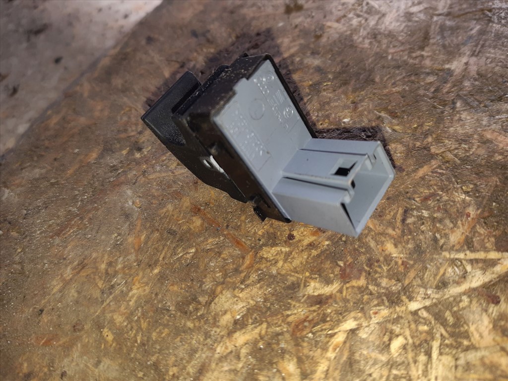 Seat Leon II Cupra Ablakemelõ Kapcsoló 7L6 959 899 B 2. kép