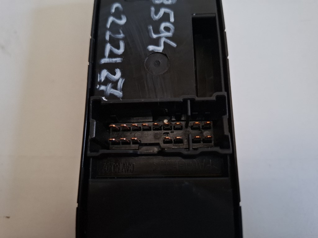 Nissan Juke (F16) bal elsõ ablakemelõ kapcsoló 4. kép