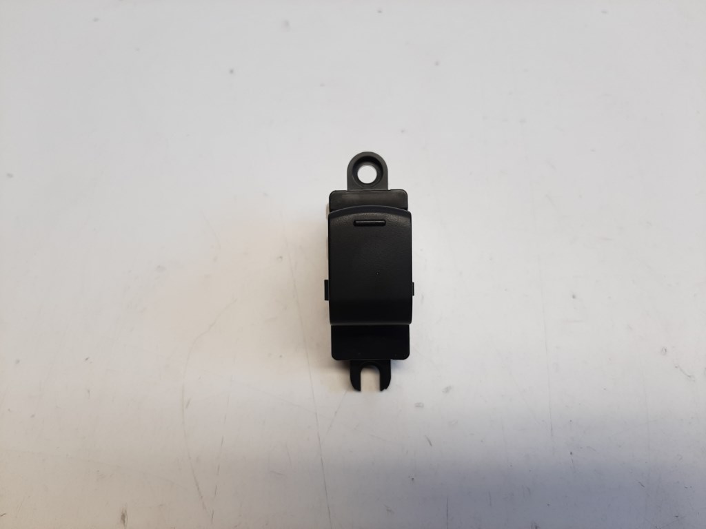 Nissan Note (E12) jobb elsõ ablakemelõ kapcsoló 1. kép