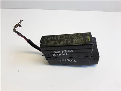 Nissan X-trail (T30) bal első biztosítéktábla motortér 24382AU010