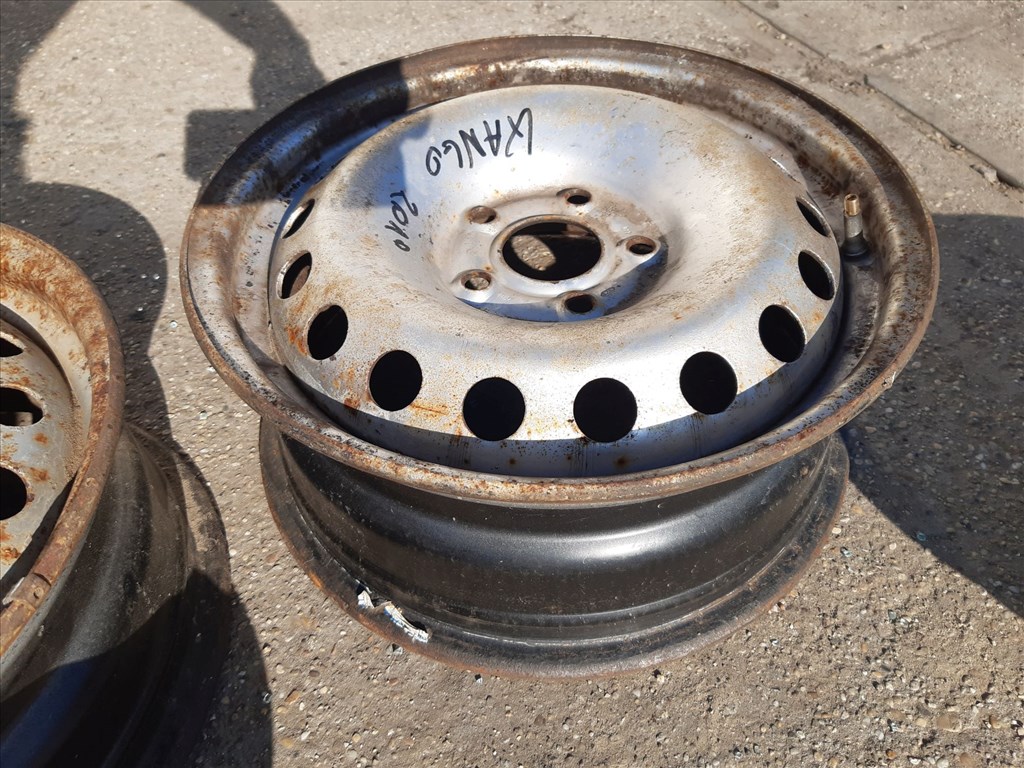 Renault Kangoo 07-14 <p>Felni méret: 15"</p><p>Felni szélesség: 6.0</p><p>Furatszám: 5</p><p>Osztókör: 108.0</p><p>ET szám: ET44</p><p>Állapot: Normál</p><p>Érdeklõdéskor hivatkozzon erre: KIN-40161</p><p>Bármire van szüksége hívjon bizalommal!<br>Kizárólag munkaidõben hétfõtõl - péntekig 8-12 13-16 óráig!<br>Alkatrészek széles választékban!<br>Hivatalos Regisztrált Autobontó Kecel!<br>Vásároljon Megbízható Helyrõl Beszerelési Garanciával Profiktól!</p> 25000 3. kép