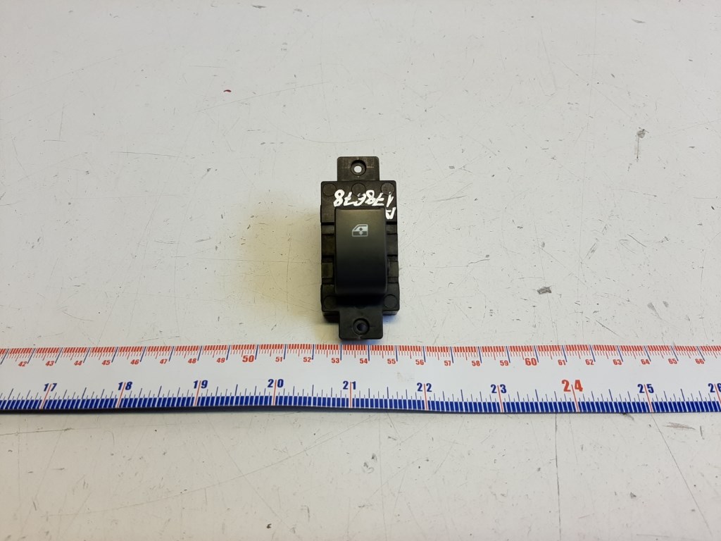 Opel Antara bal hátsó ablakemelõ kapcsoló 202005438 1. kép