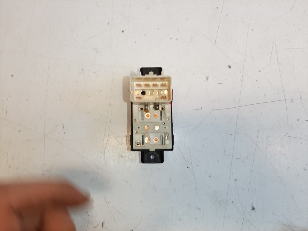 Opel Antara bal hátsó ablakemelõ kapcsoló 202005438 2. kép