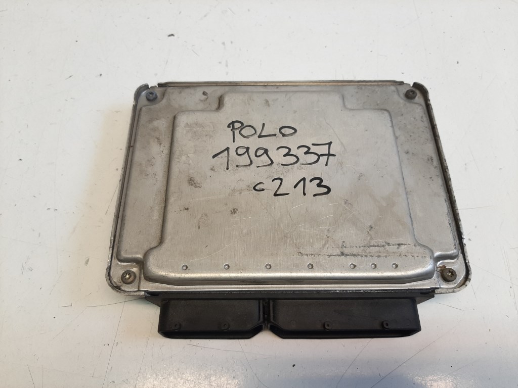 Volkswagen Polo (9N) motorvezérlõ 038906012AM 0281010658 2. kép