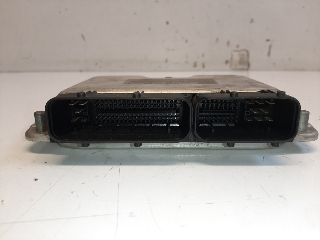 Volkswagen Polo (9N) motorvezérlõ 038906012AM 0281010658 4. kép