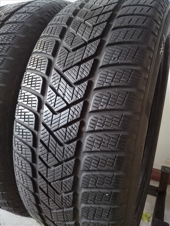235/55R18 Pirelli téli gumi garnitúra 235/55 r18 2. kép