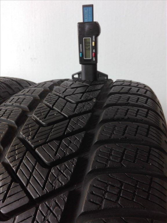 235/55R18 Pirelli téli gumi garnitúra 235/55 r18 4. kép