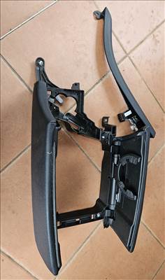 BMW 520 F10/F11 Könyöklő 