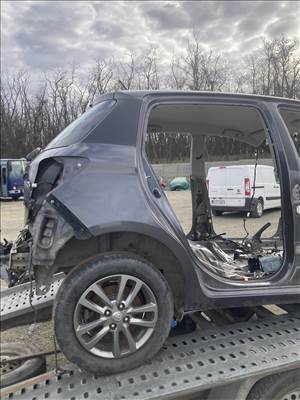 Toyota Yaris III. Ötajtós vágott karosszéria eleme