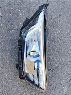 Kia Stonic jobb fényszóró ( búra sérült)    92102h8410