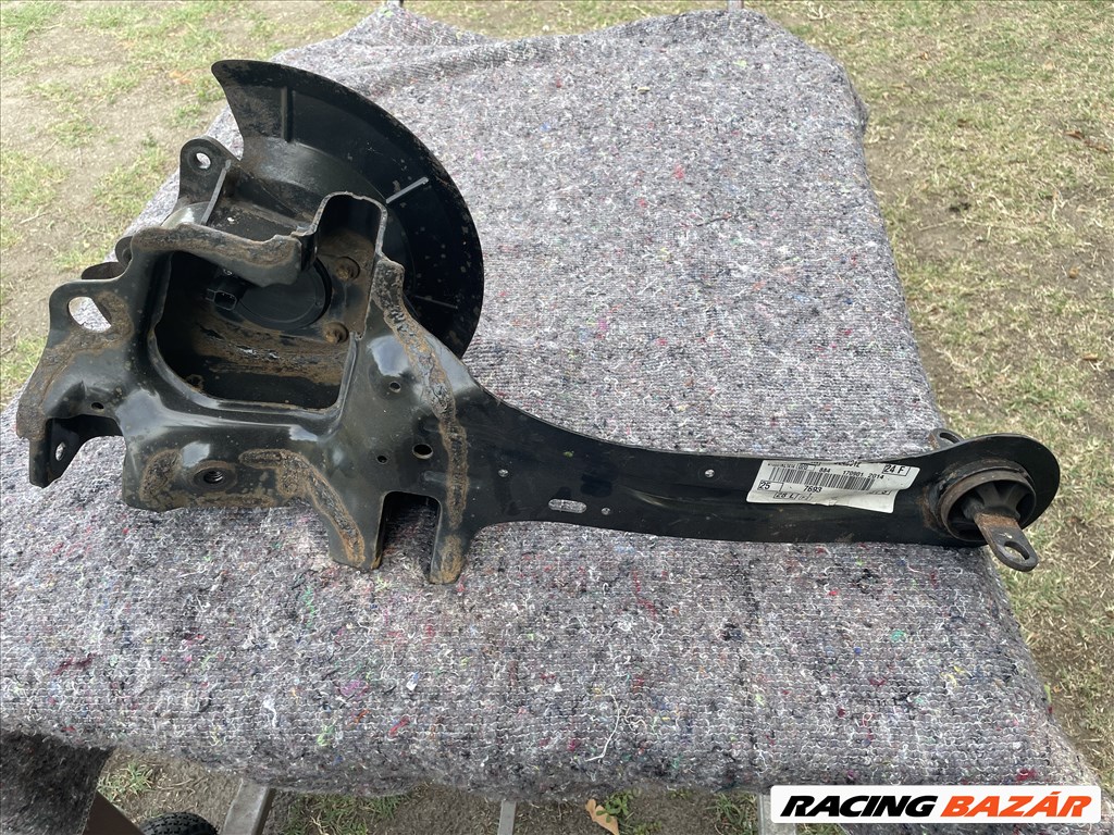 Ford focus mk3 Bal hátsó csonkállvány bv615a969cc 2. kép