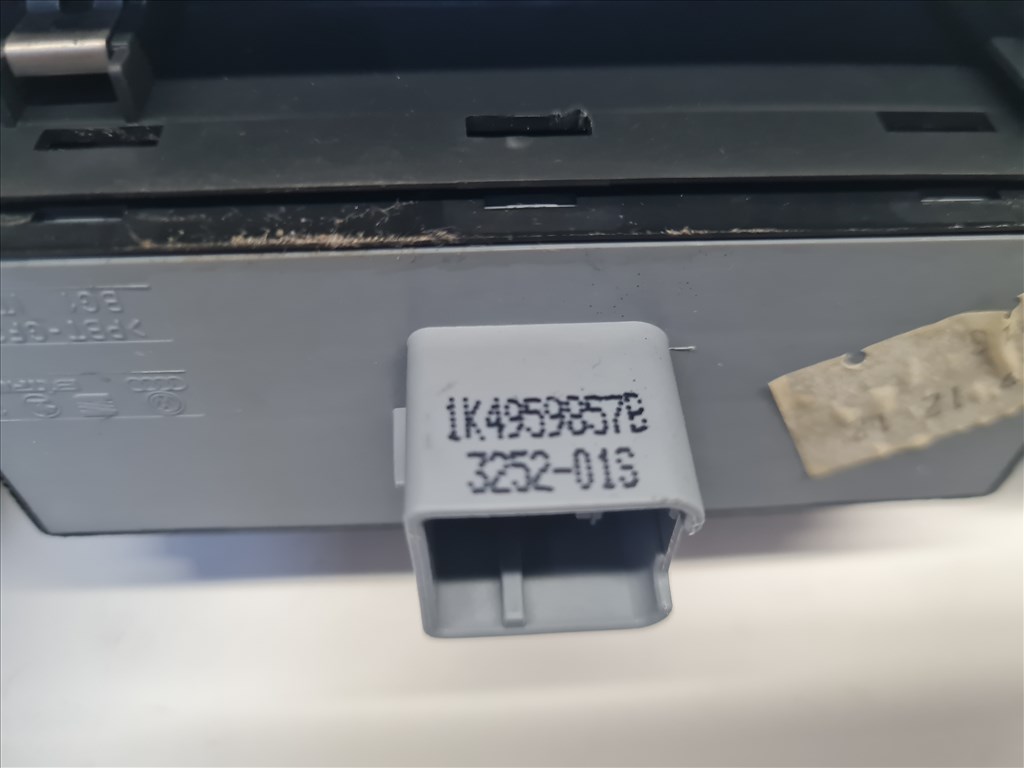 Volkswagen Golf VI kombi bal első ajtóbehúzó (25321, 25322) 1k4868049c 1k4959857b 7. kép