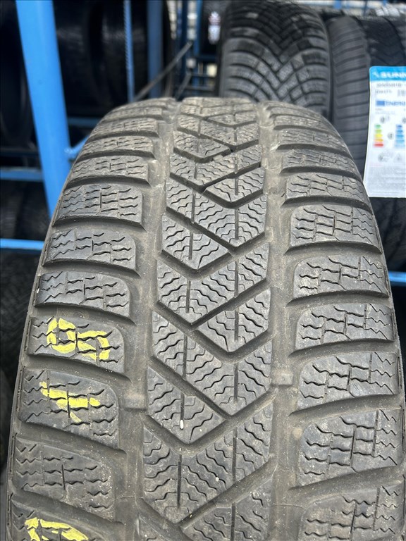 4db 225/50×18″ Pirelli RSC téli gumiabroncs. (3751331) 2. kép