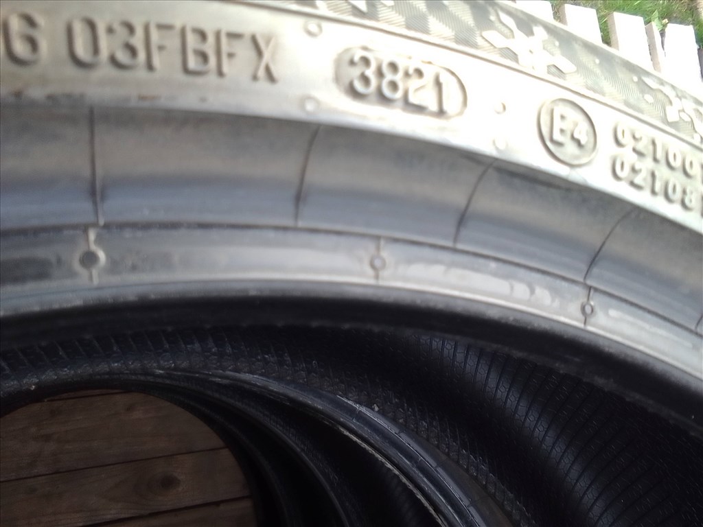  225/40R18 Continental újszerű téli gumi  8. kép