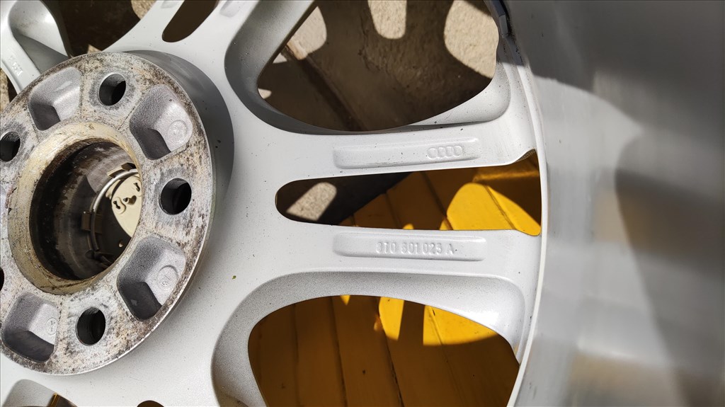 Audi gyári (Ronal) alufelni, 8x18, 5x112, 66.6, et31 5. kép