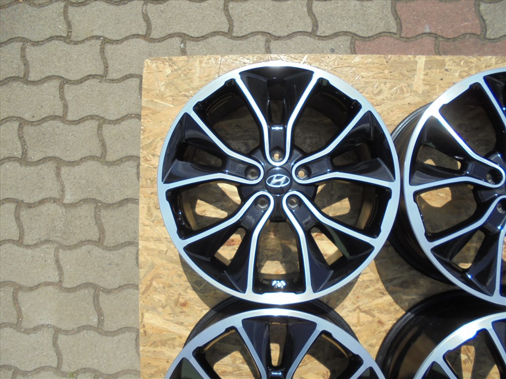 Hyundai 19-es N-es újszerű szenzoros gyári alufelni eladó 2. kép