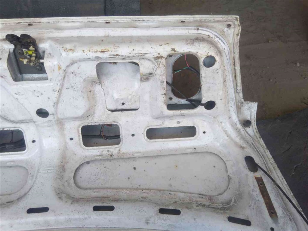 Suzuki Swift II 92-96 Csomagtér Ajtó 6. kép