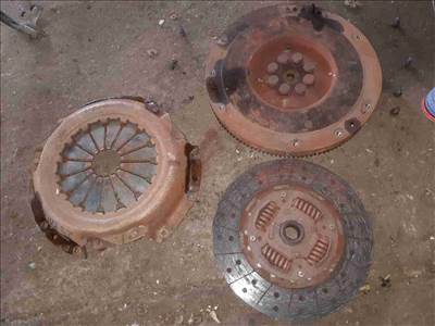 Kia Carnival II Kuplung Szett  Egytömegû Lendkerék