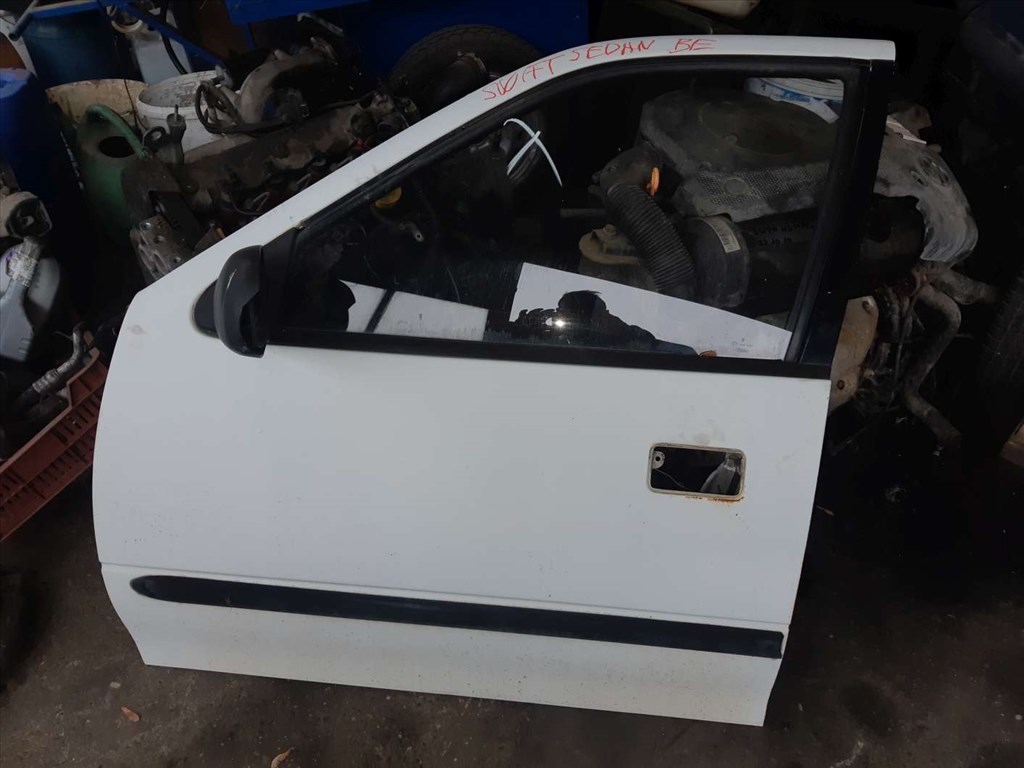 Suzuki Swift II 92-03 Bal Elsõ Ajtó 1. kép