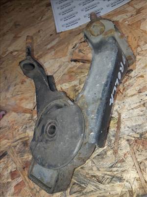 Toyota Corolla 00-06 Hátsó Váltótartó Bak