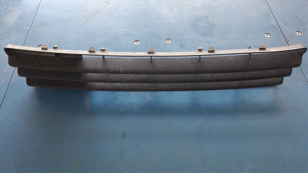 Suzuki Swift III 04-10 Elsõ Lökhárító Díszrács 71721-63J00 1. kép