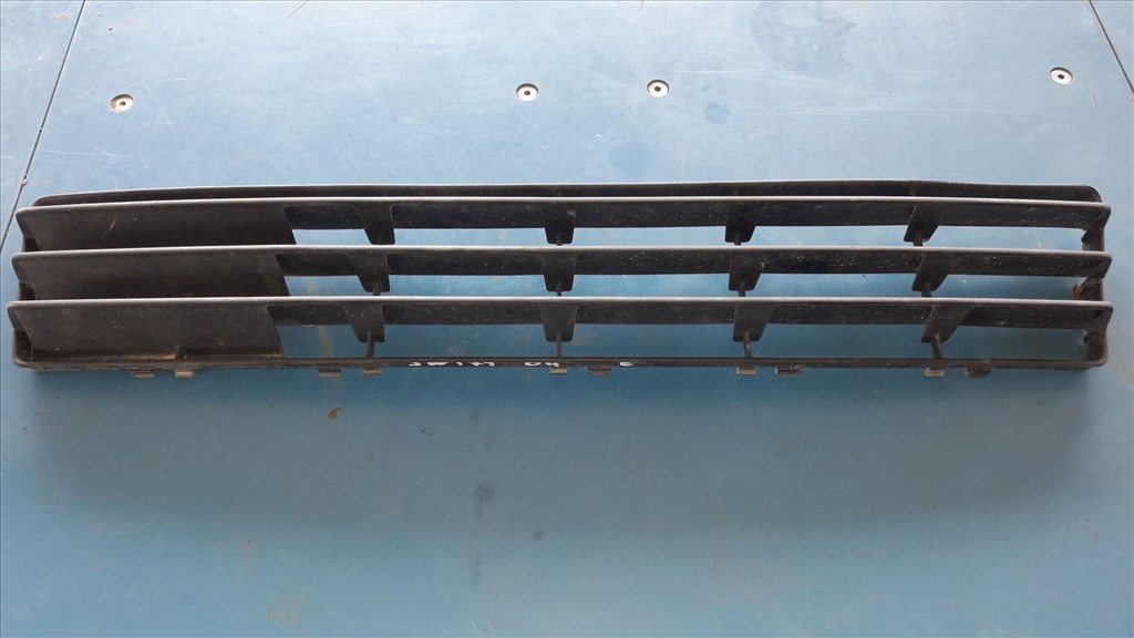 Suzuki Swift III 04-10 Elsõ Lökhárító Díszrács 71721-63J00 2. kép