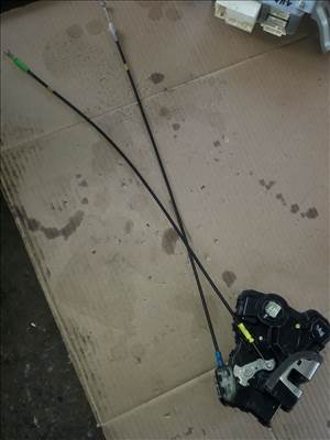 Toyota Auris Jobb Első Ajtó Zárszerkezet  Központizár Motor