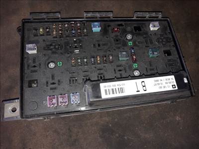 Opel Astra H Biztosítéktábla / Relé Tábla 13 145 041