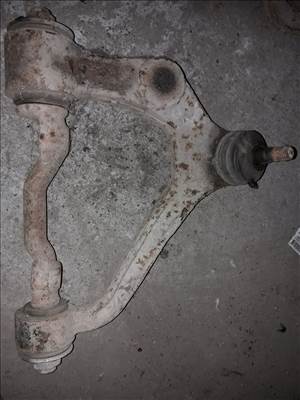 Toyota Hiace Jobb Első Felső Lengőkar