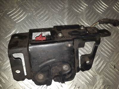 BMW 320D E46 Csomagtérajtó Zár  Központizár Motor 51.24-7 026 192