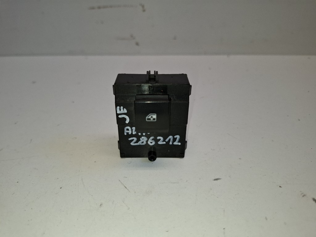 Opel Adam jobb elsõ ablakemelõ kapcsoló 13360339 1. kép