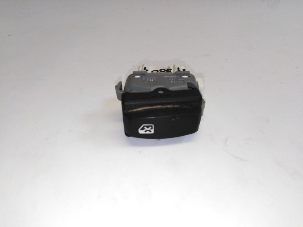 Renault Megane cabrio bal elsõ ablakemelõ gyerekzár 431194A 1. kép