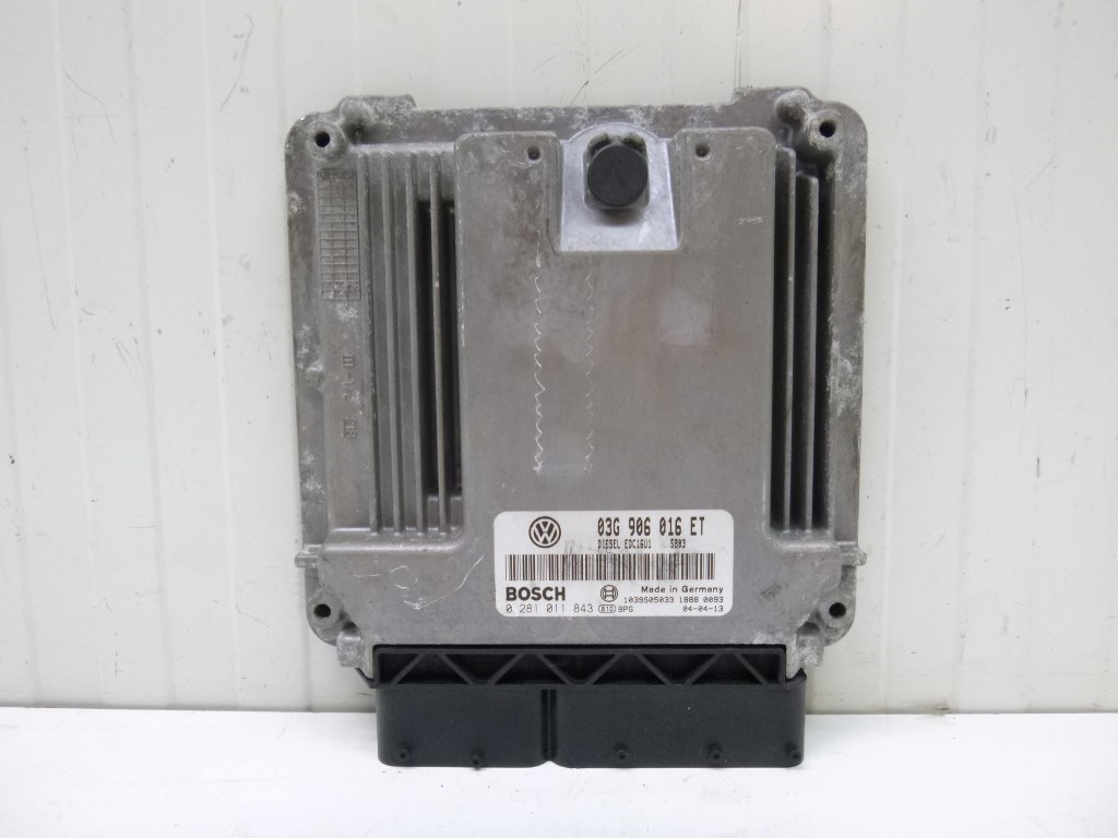 Volkswagen Golf V (1K) motorvezérlõ 03G906016ET 0281011843 1. kép