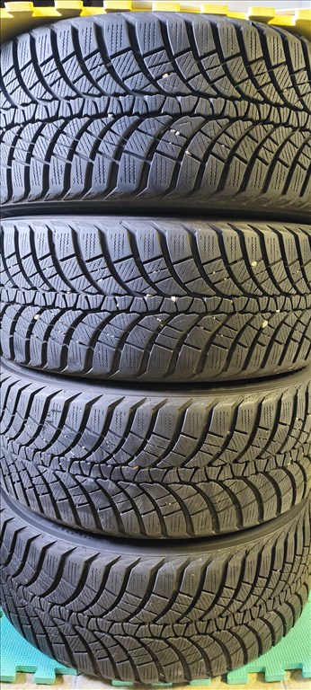  235/5017" újszerű Kumho téli gumi gumi 2. kép